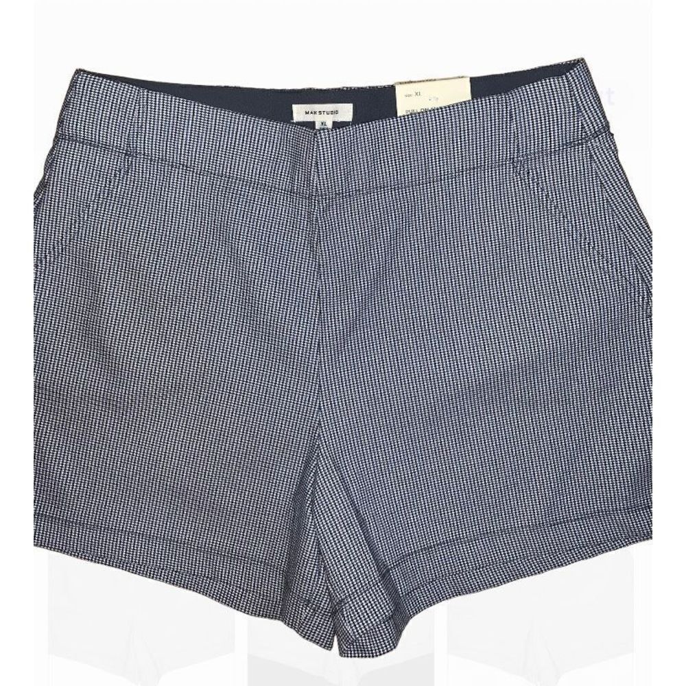 Max Studio Shorts - Picture 2 of 6
